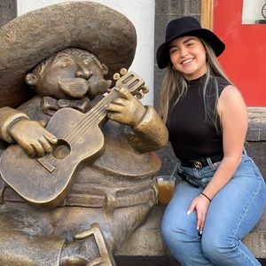 Meet your Posher, Montse